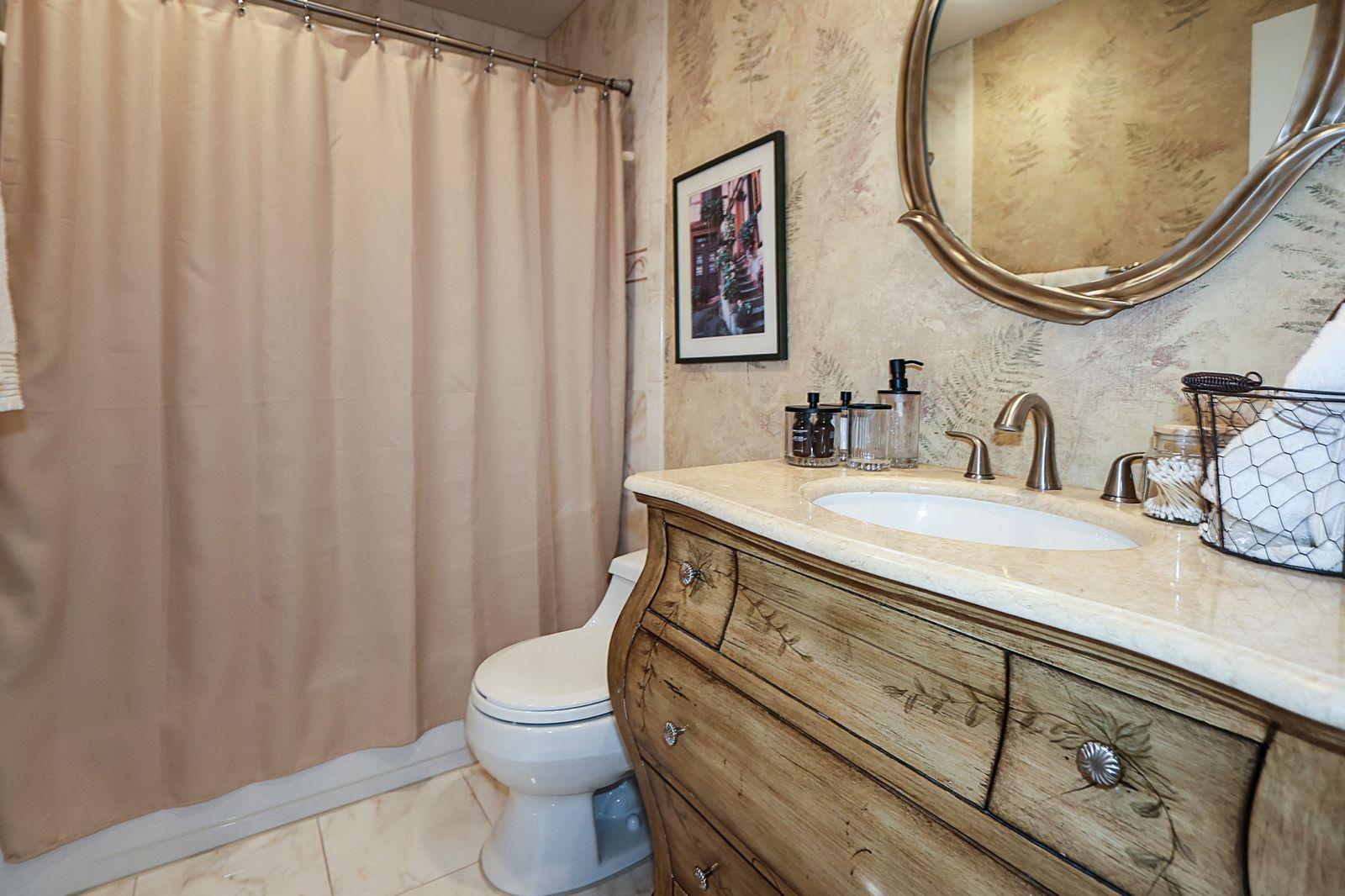 41 Acorn Ponds Drive, Roslyn, New York image 15