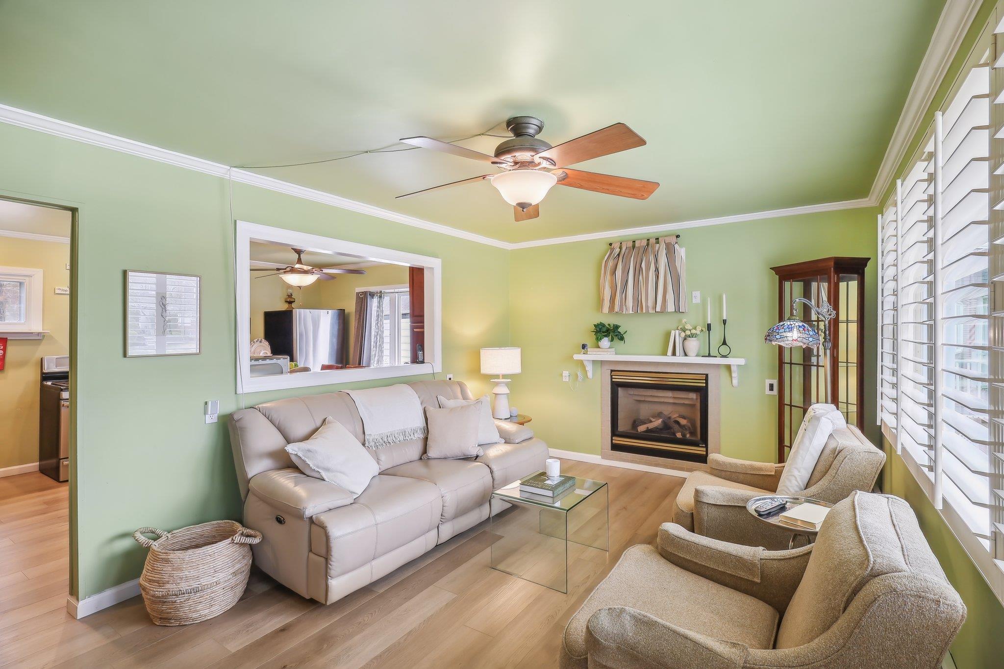 12 Leslie Lane, Massapequa, New York image 3