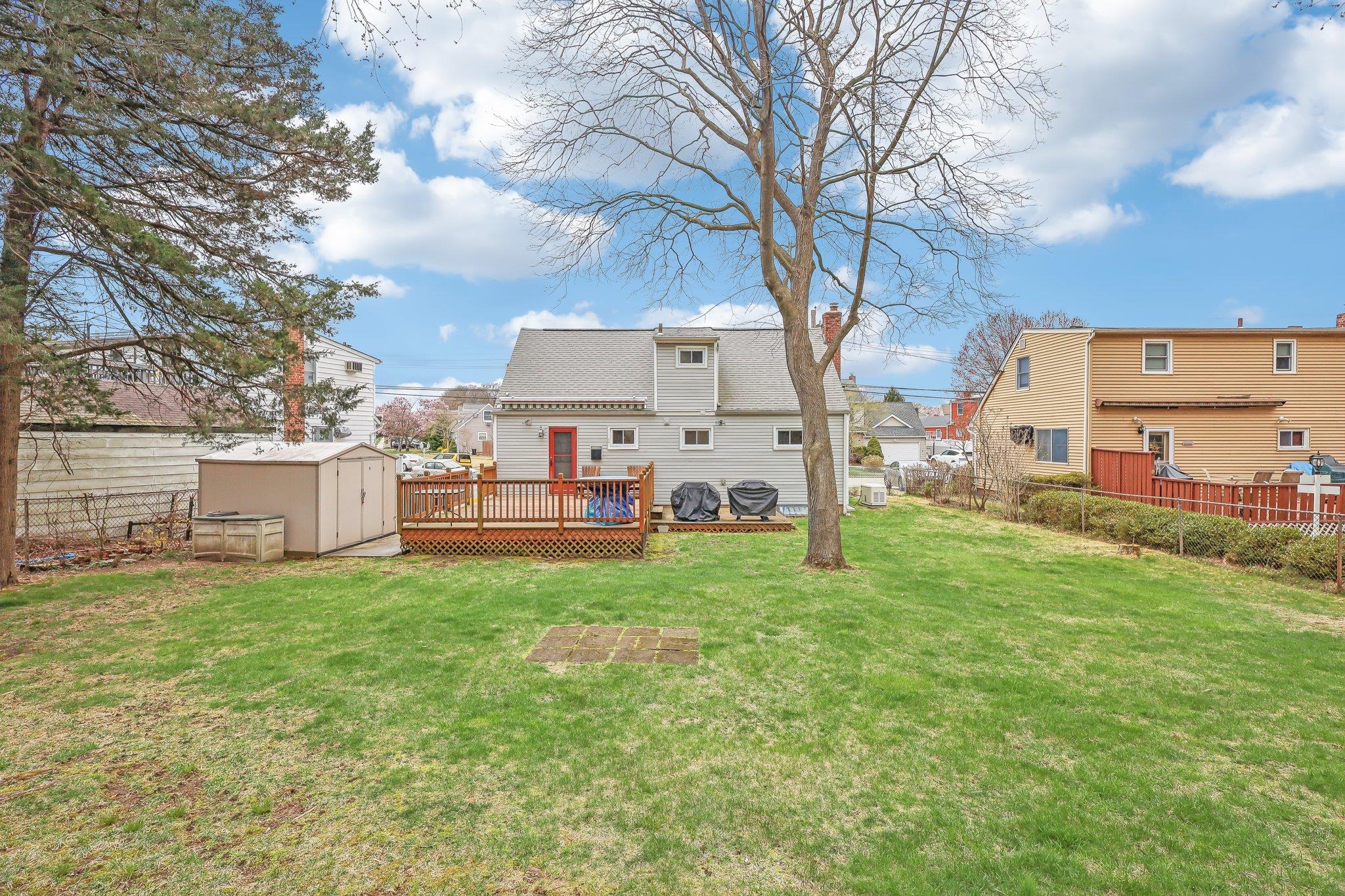 12 Leslie Lane, Massapequa, New York image 24