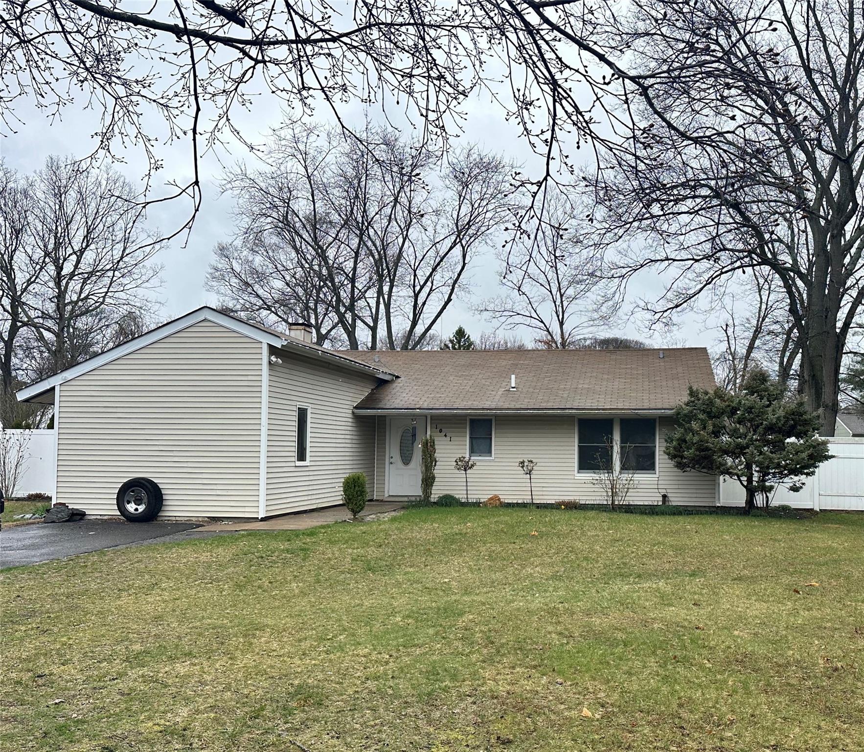 1041 Old Town Road, Coram, New York image 1