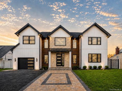 Homes For Sale - 39 Forest Lane<br/> Westbury, NY 11590