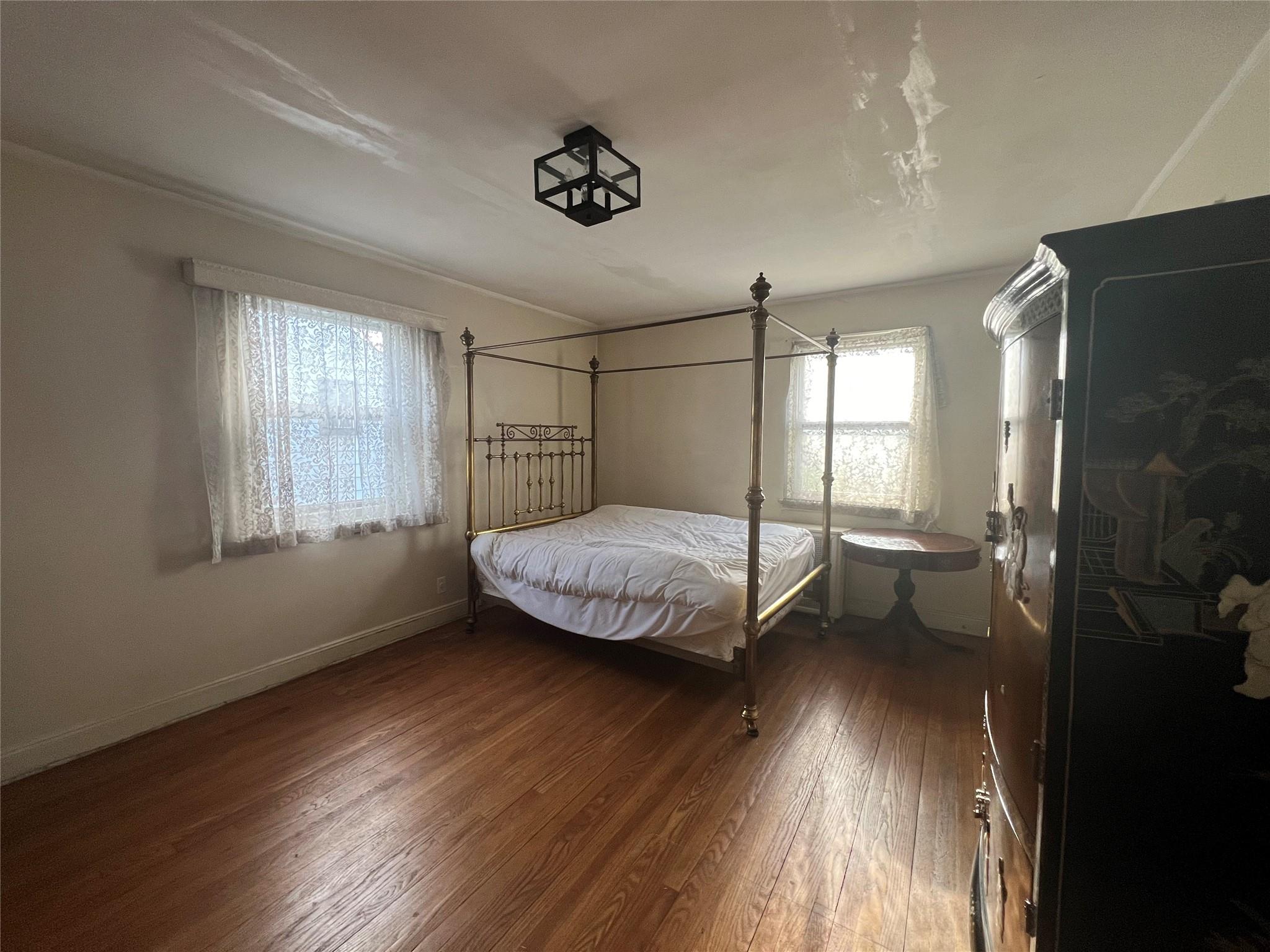 Rental Property at Utopia Parkway Pkwy, Jamaica Estates, Queens, NY - Bedrooms: 1 
Bathrooms: 1 
Rooms: 1  - $1,500 MO.