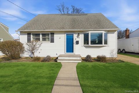 Homes For Sale - 308 Moore Avenue<br/> Oceanside, NY 11572