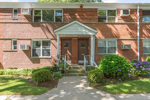 Photo of 87-44 Marengo Street #2A, Holliswood, NY 11423 (MLS # 931124)