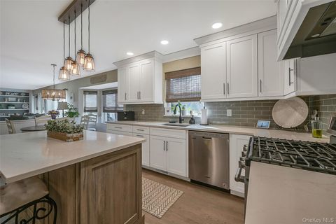 Photo of 4 Apple Lane, Wading River, NY 11792 (MLS # 975152)