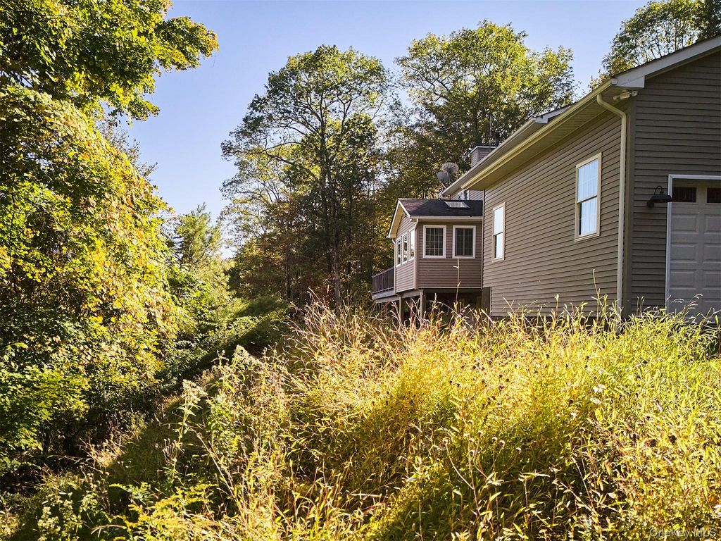 Photo of 89 Stillerberg Strada, Kerhonkson, NY 12446 (MLS # 922941)