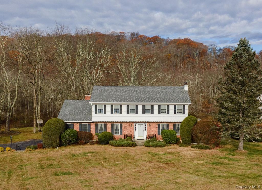 Photo of 2 Cheyenne Court, Katonah, NY 10536 (MLS # 955746)