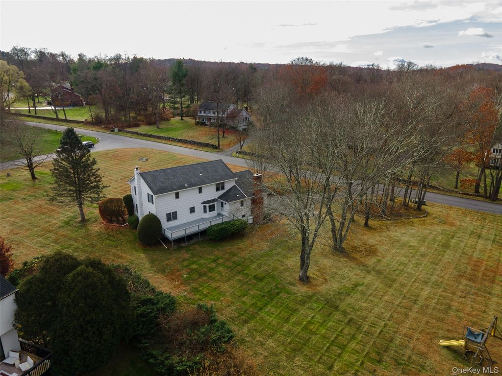 Photo of 2 Cheyenne Court, Katonah, NY 10536 (MLS # 955746)