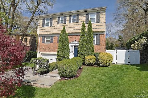 Homes For Sale - 17 N Brook Road<br/> Larchmont, NY 10538