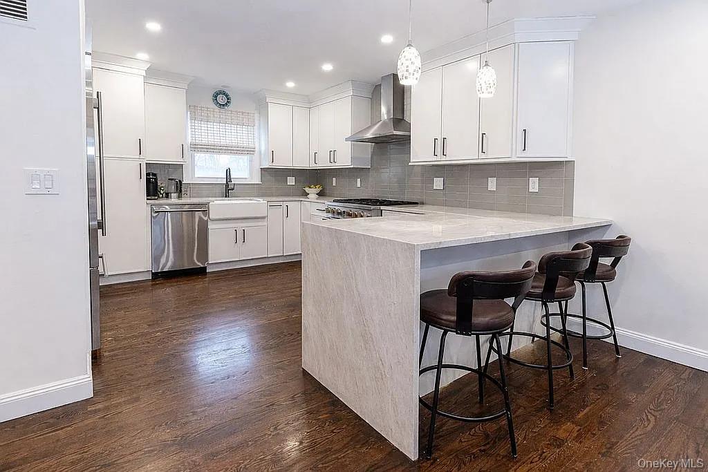 17 N Brook Road