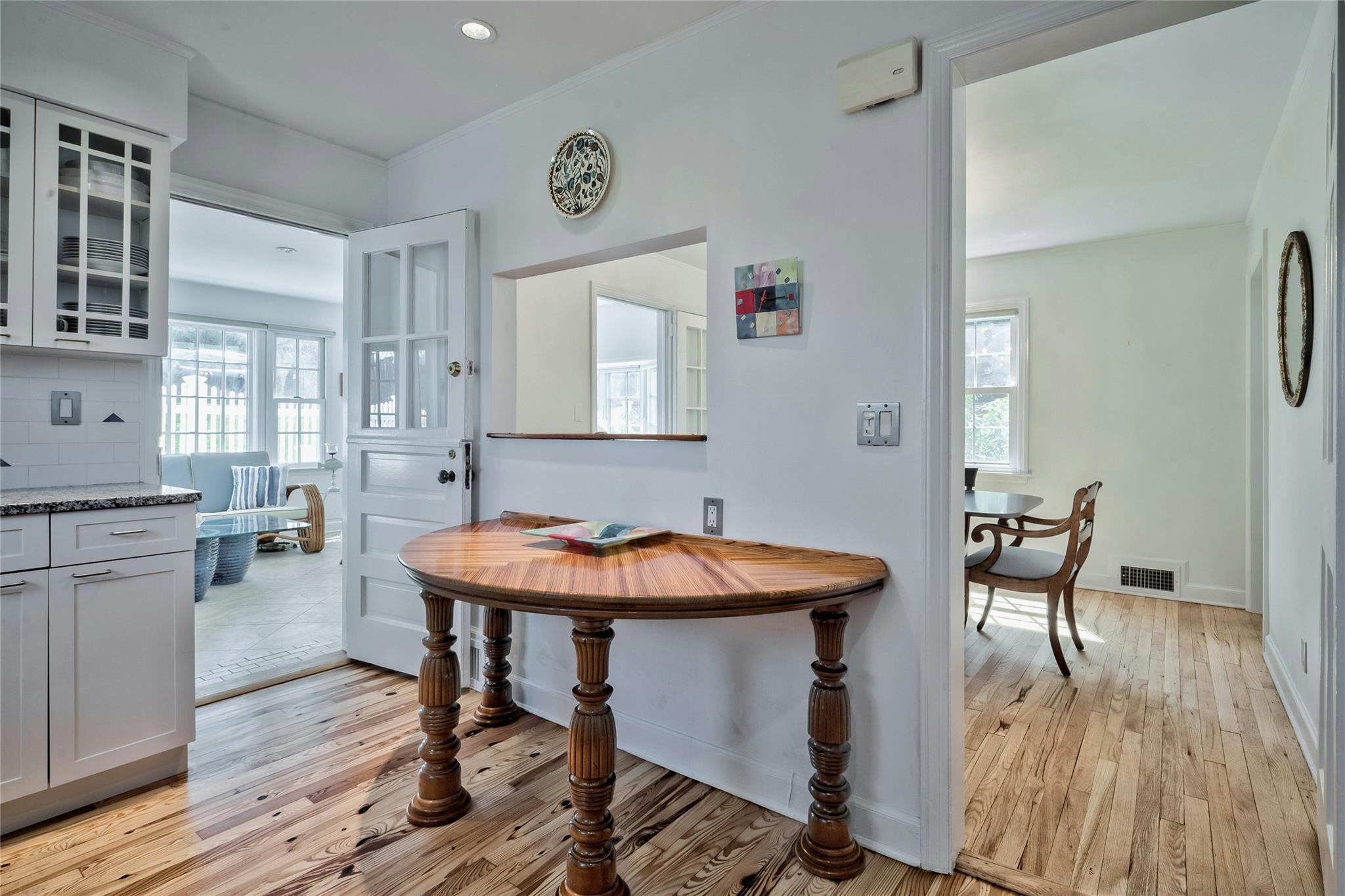 55 Virginia Drive, Manhasset, New York image 9