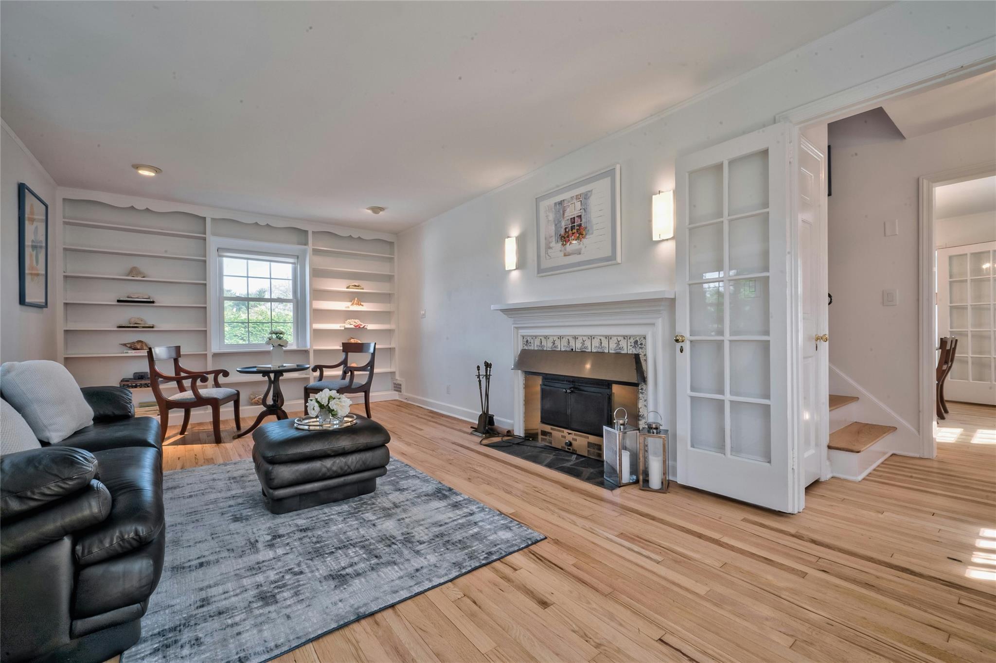 55 Virginia Drive, Manhasset, New York image 3
