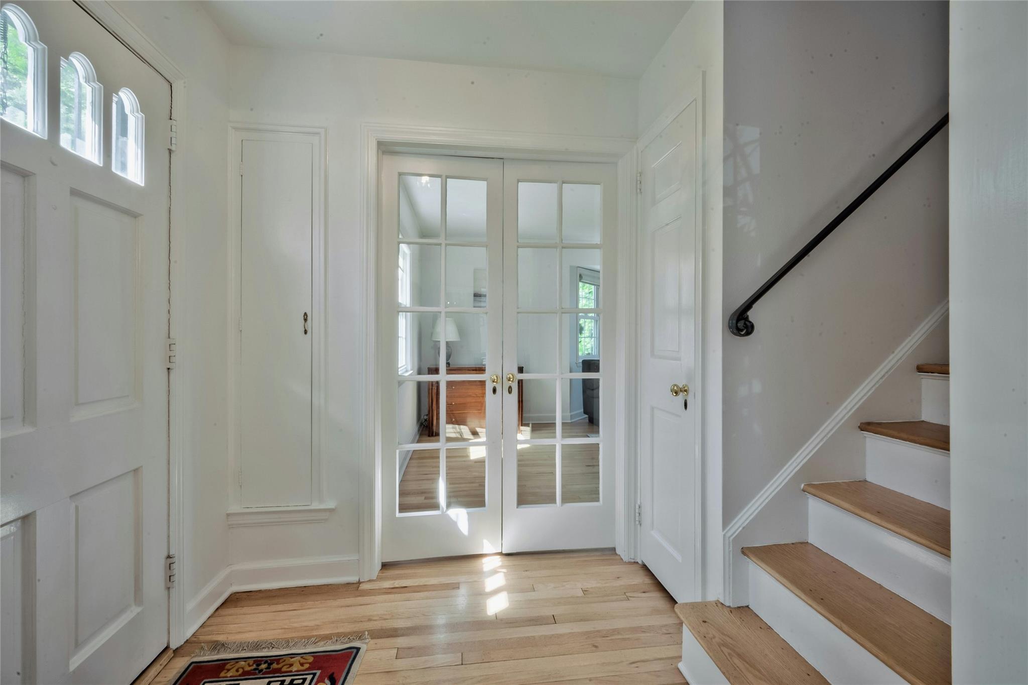 55 Virginia Drive, Manhasset, New York image 6