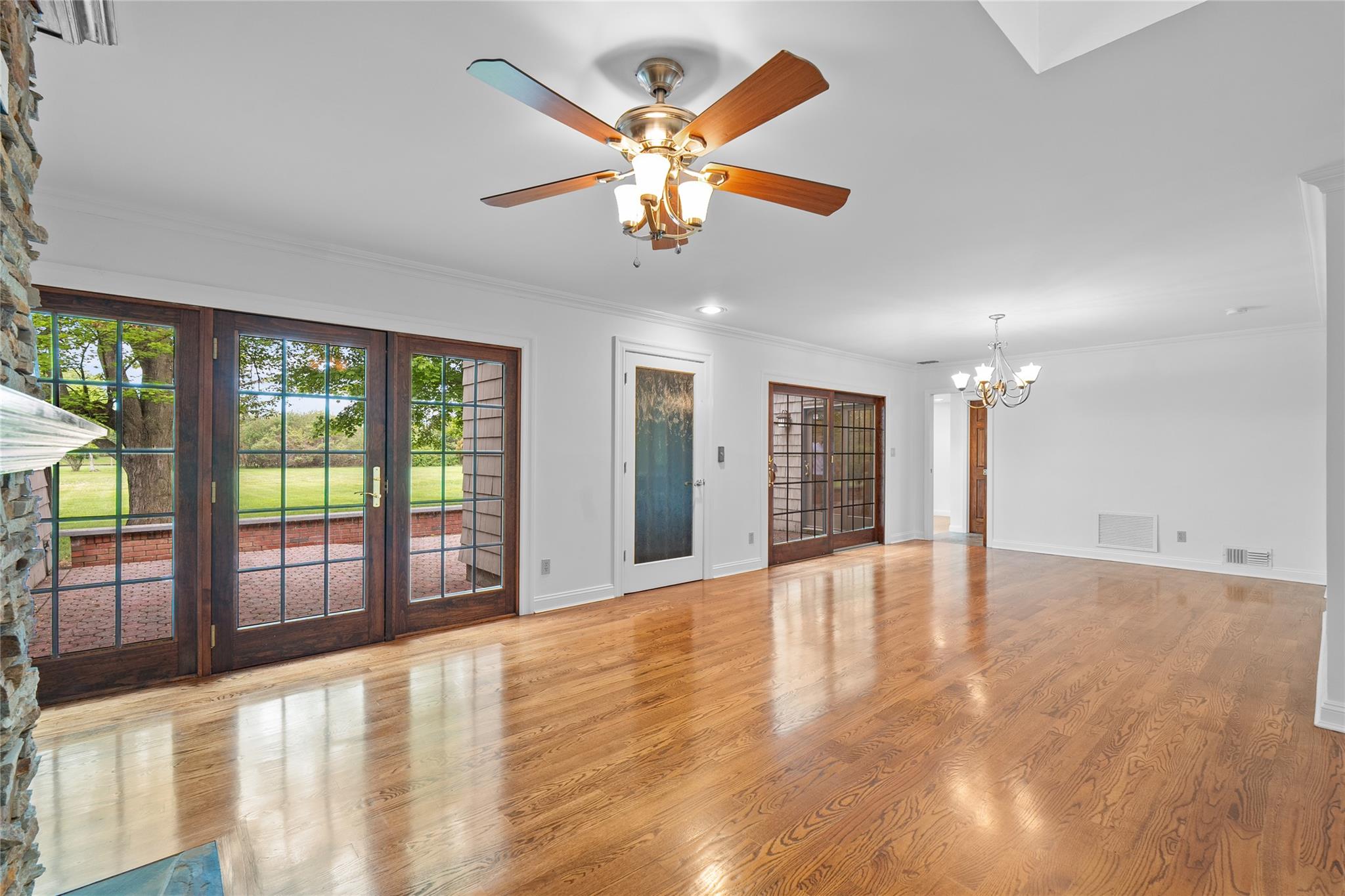 154 Anchor Lane, Bay Shore, New York image 4