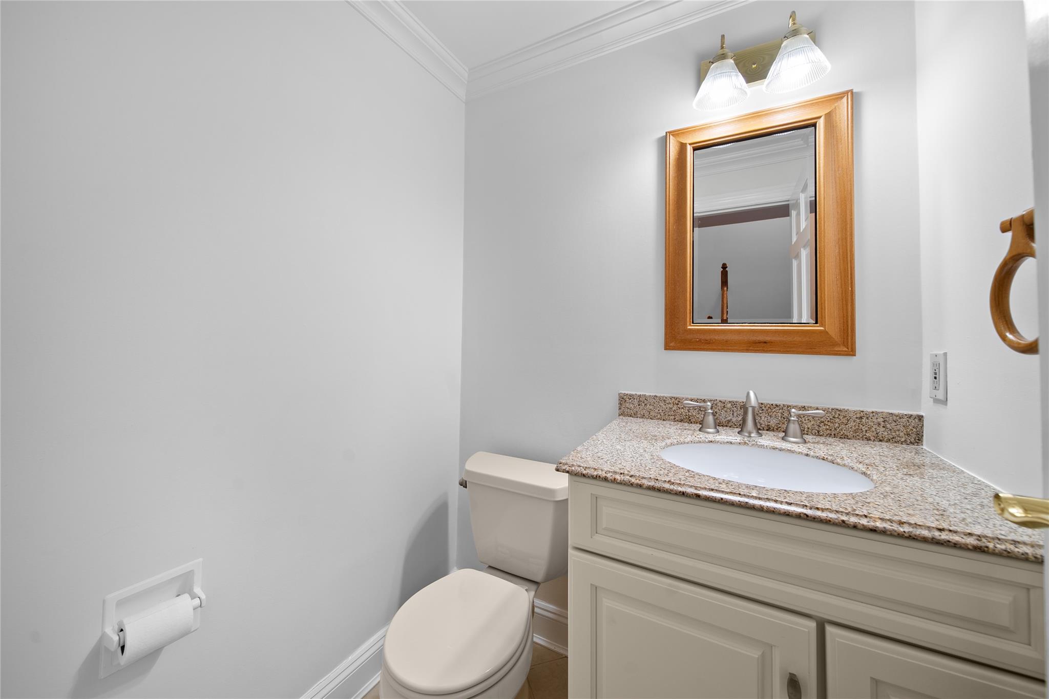 154 Anchor Lane, Bay Shore, New York image 9