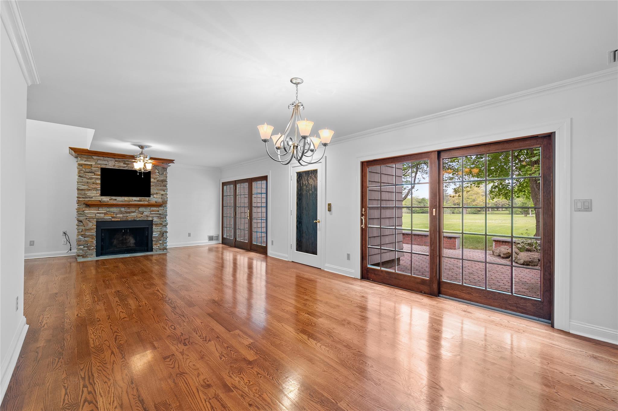 154 Anchor Lane, Bay Shore, New York image 25