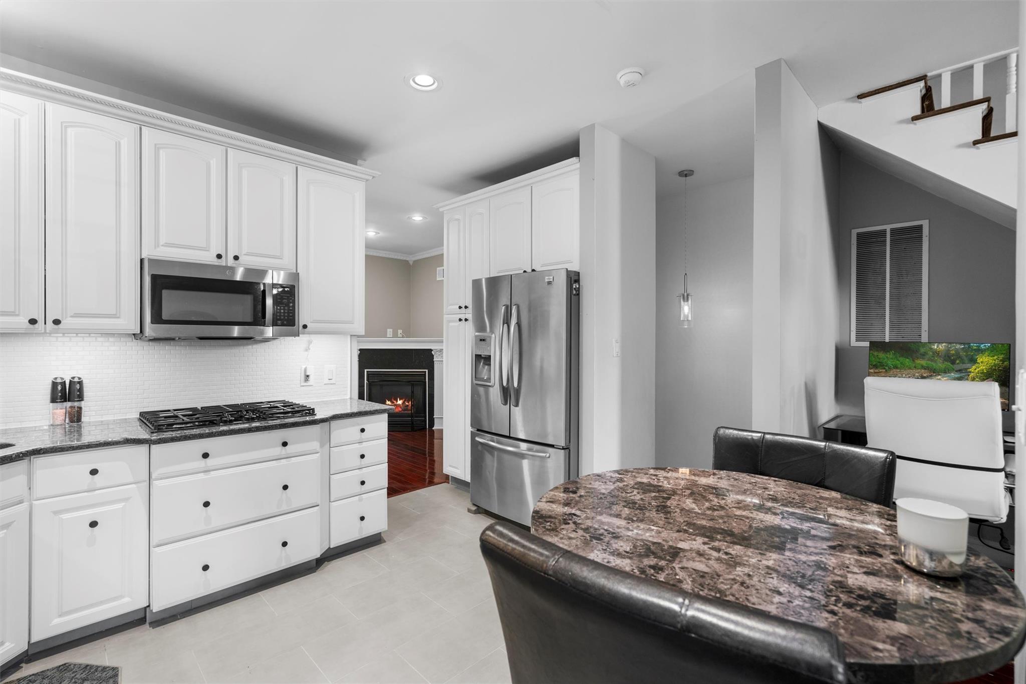 22 Alexander Court, Nanuet, New York image 12