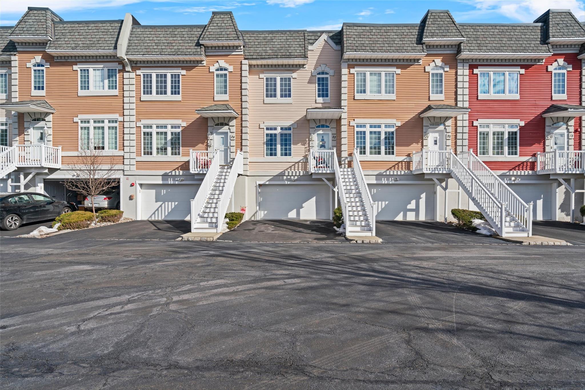22 Alexander Court, Nanuet, New York image 1