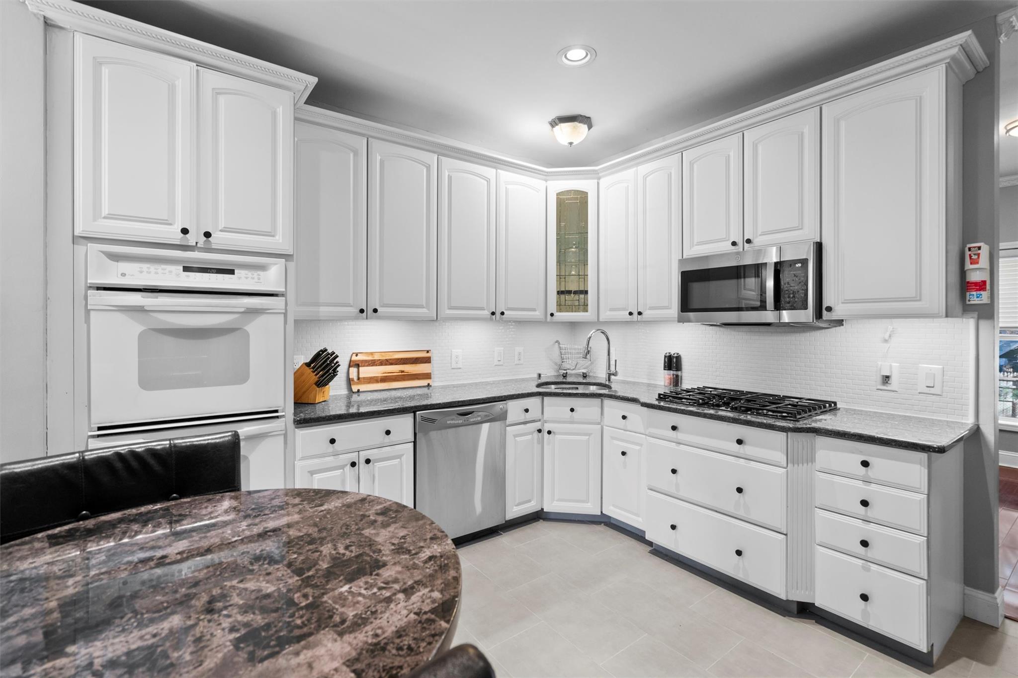 22 Alexander Court, Nanuet, New York image 15