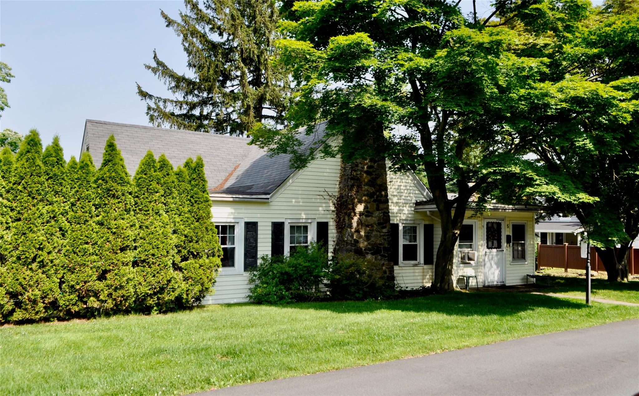 Property for Sale at Orchard Drive, Rye, New York - Bedrooms: 2 
Bathrooms: 1 
Rooms: 3  - $899,999