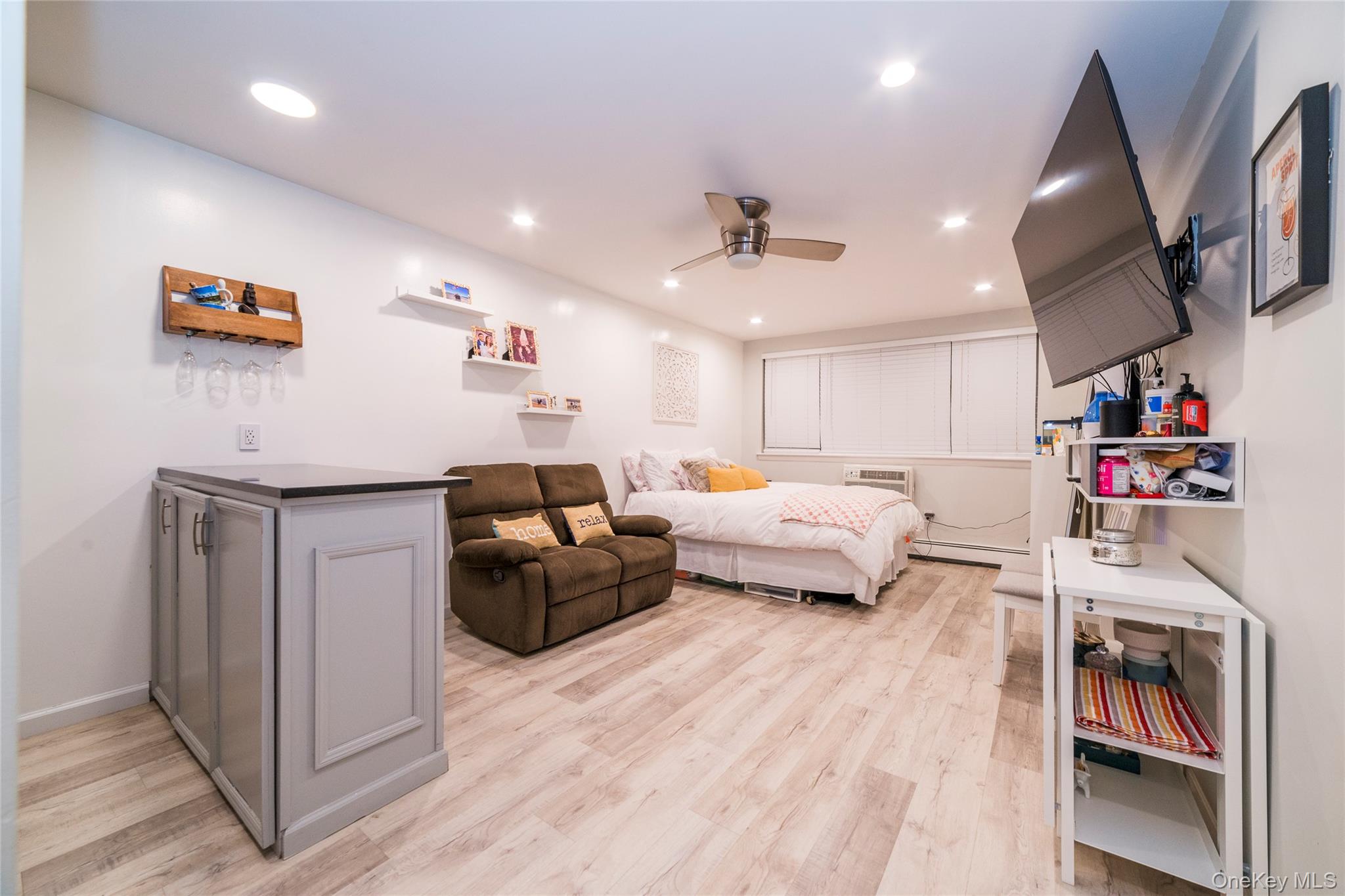 2261 Palmer Avenue 1F