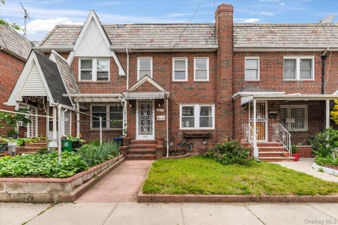 Homes For Sale - 161-21 84th Avenue<br/> Jamaica Hills, NY 11432