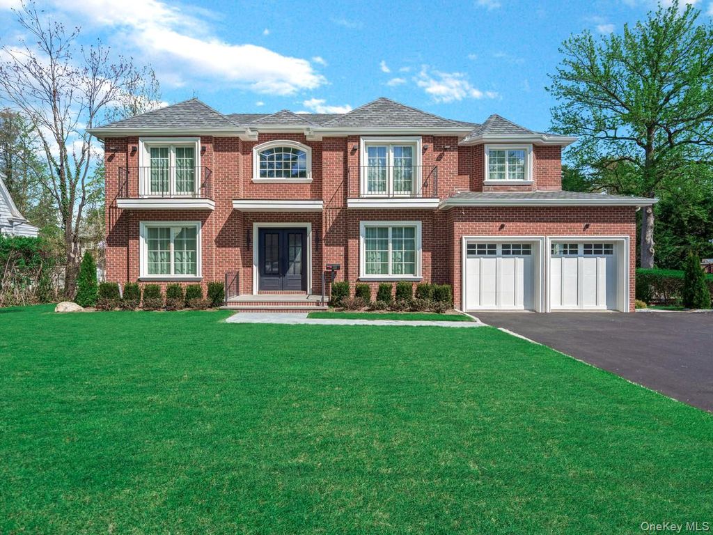 Photo of Great Neck, NY 11021 (MLS # 985157)