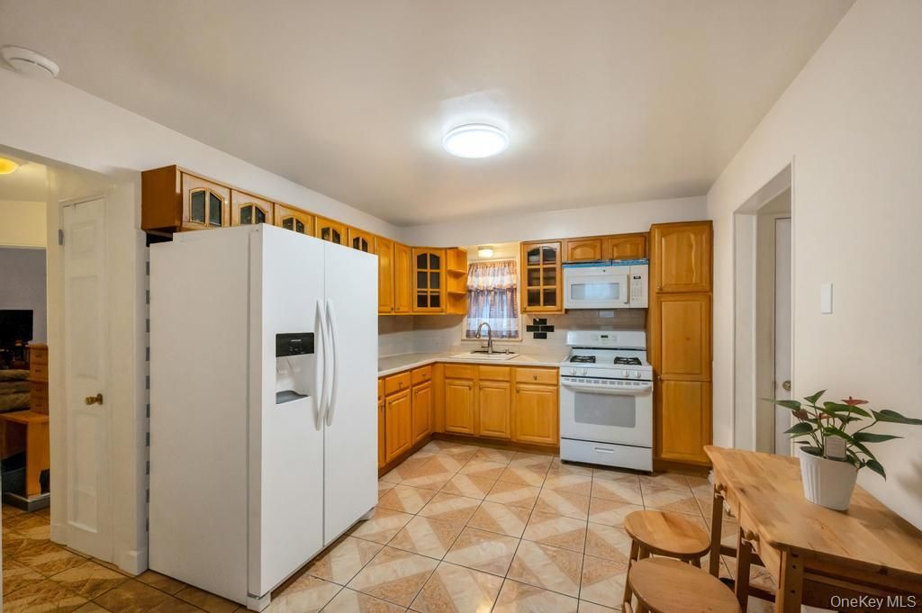 Photo of 14 Cleaves Avenue, Hempstead, NY 11550 (MLS # 988748)