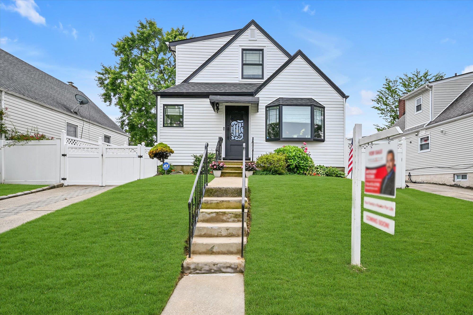 Property for Sale at 21st Avenue, Whitestone, Queens, NY - Bedrooms: 3 
Bathrooms: 3 
Rooms: 8  - $1,298,888