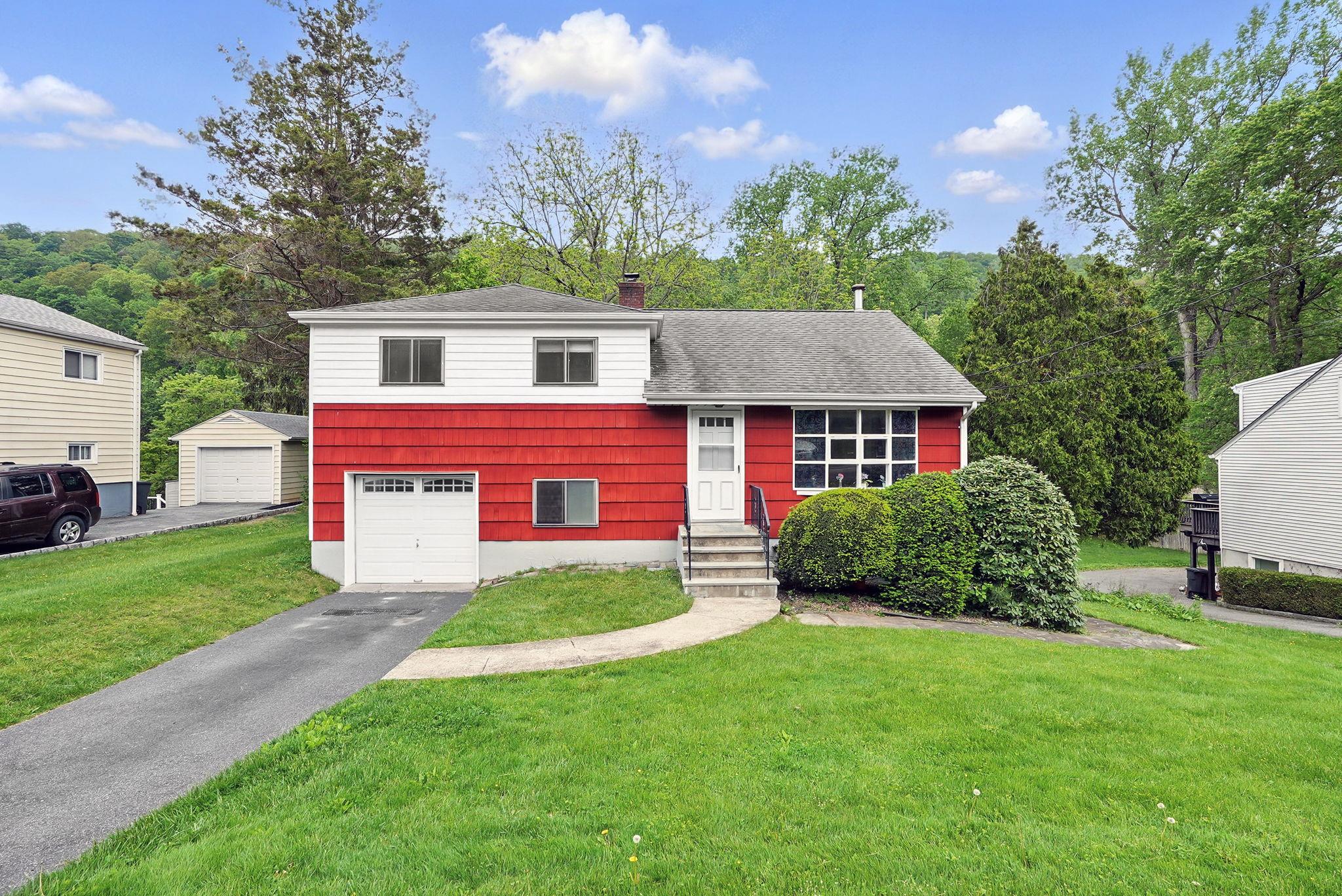 520 Washington Avenue, Pleasantville, New York image 1
