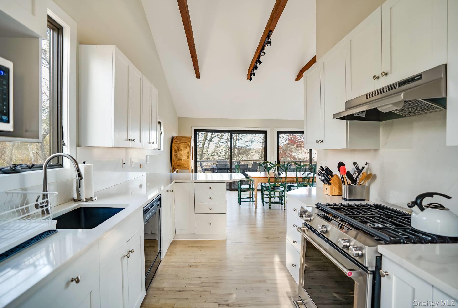 225 Head Of Pond Road