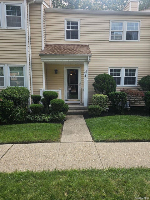Condo For Sale - 22 Chase Commons<br/> Yaphank, NY 11980