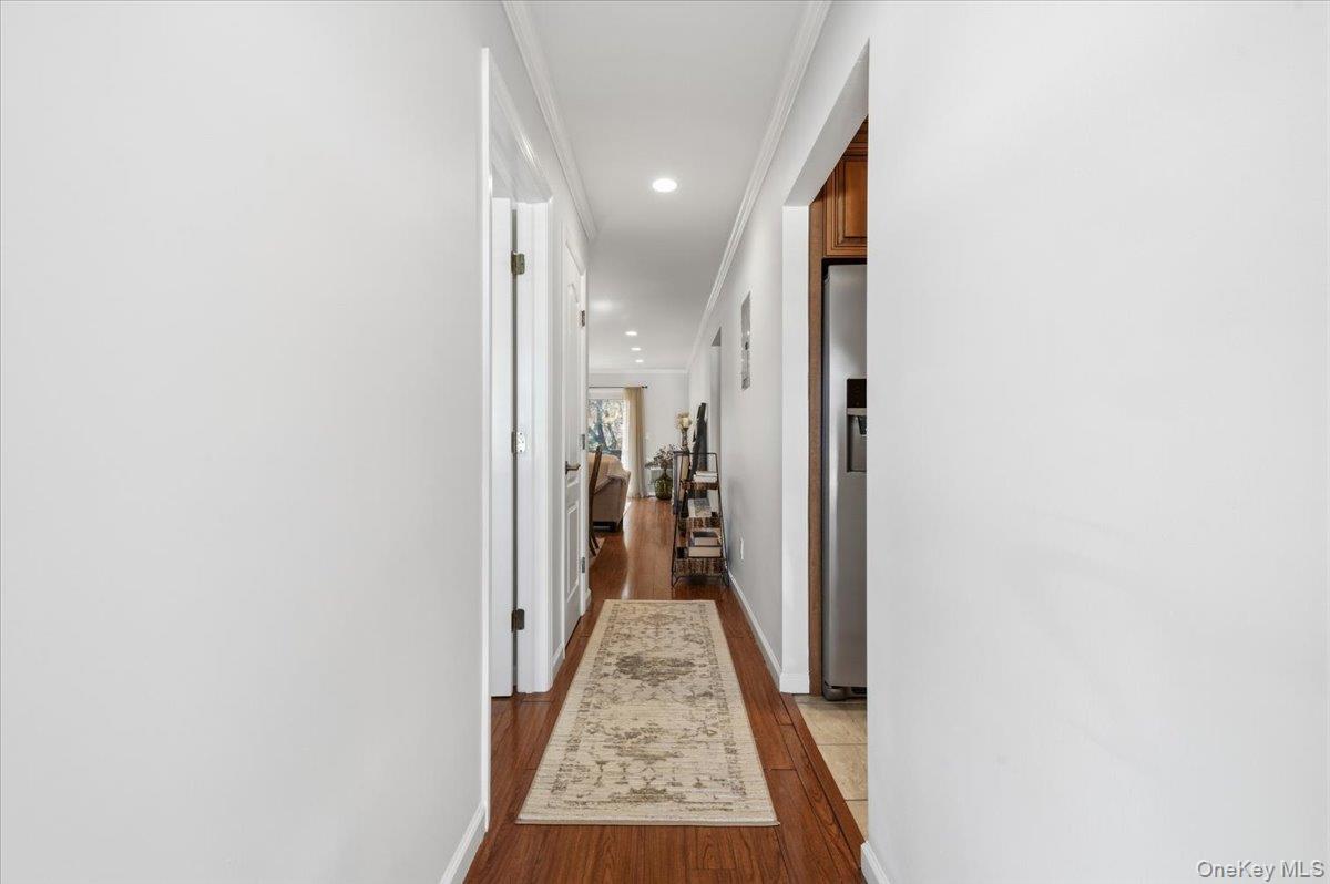 40 West 4 St 163