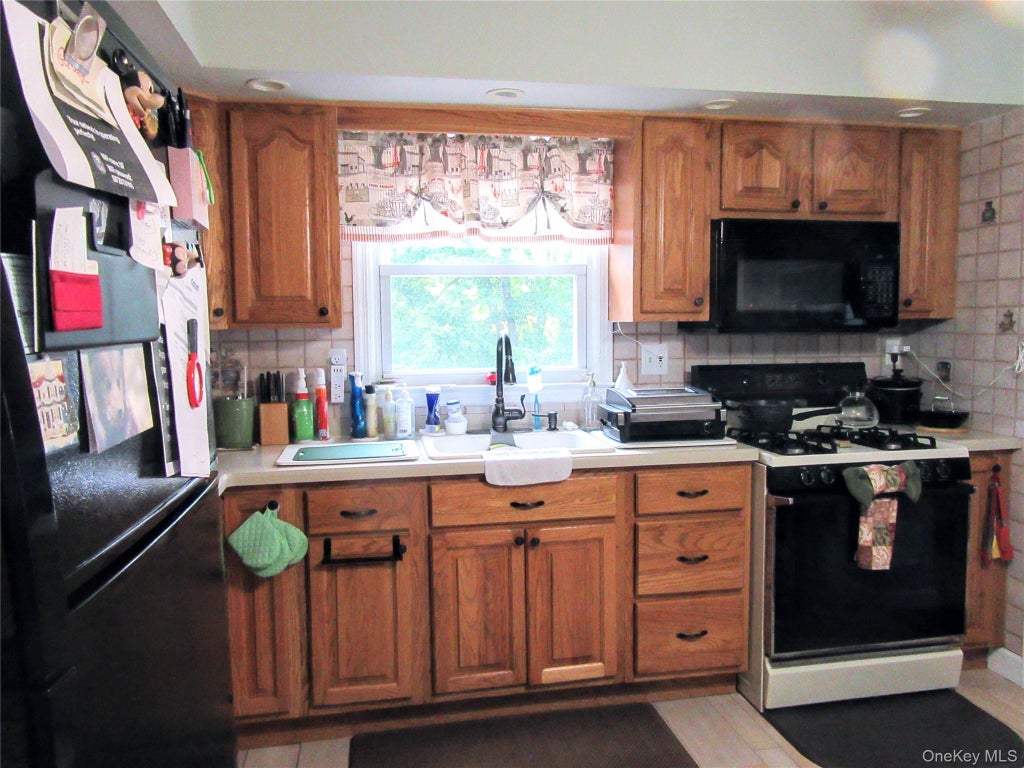 Photo of 171 Barnes Road, Washingtonville, NY 10992 (MLS # 1046855)