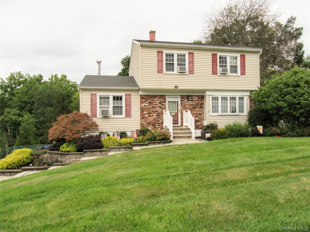 Photo of 171 Barnes Road, Washingtonville, NY 10992 (MLS # 1046855)