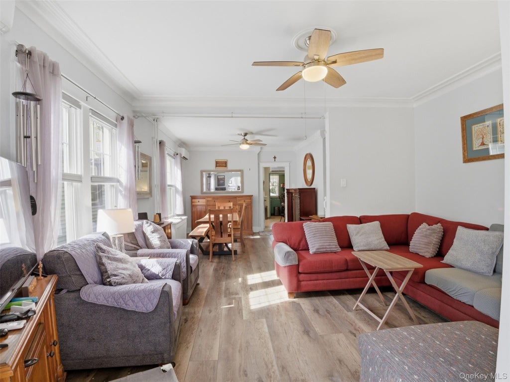 Photo of 2929 Coddington Avenue, Bronx, NY 10461 (MLS # 1057241)