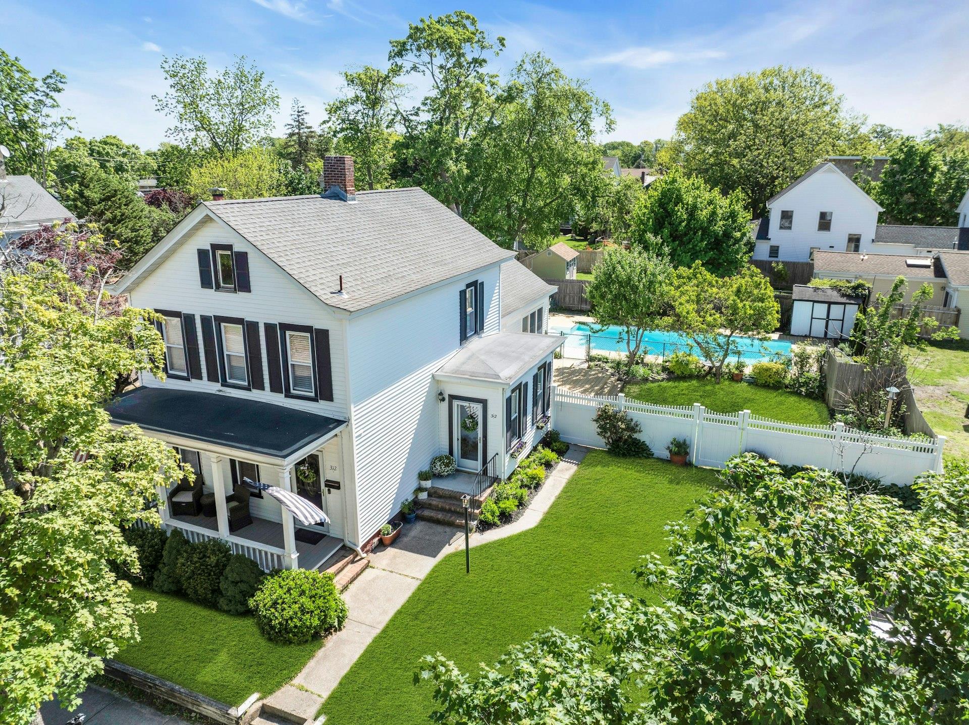 Property for Sale at 5th Avenue, Greenport, Hamptons, NY - Bedrooms: 3 
Bathrooms: 2  - $995,000