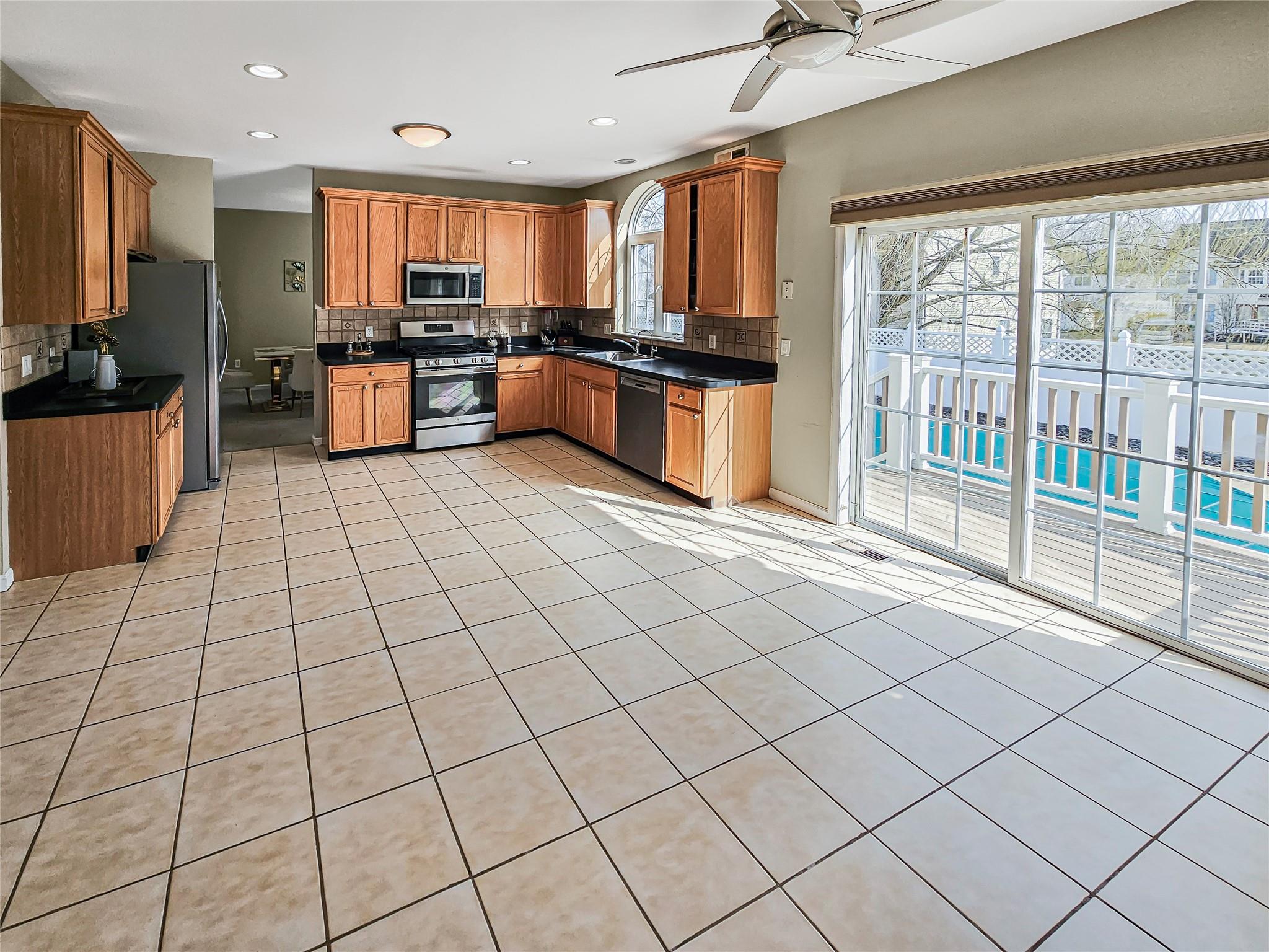 2717 W Colonial Drive, New Windsor, New York image 13