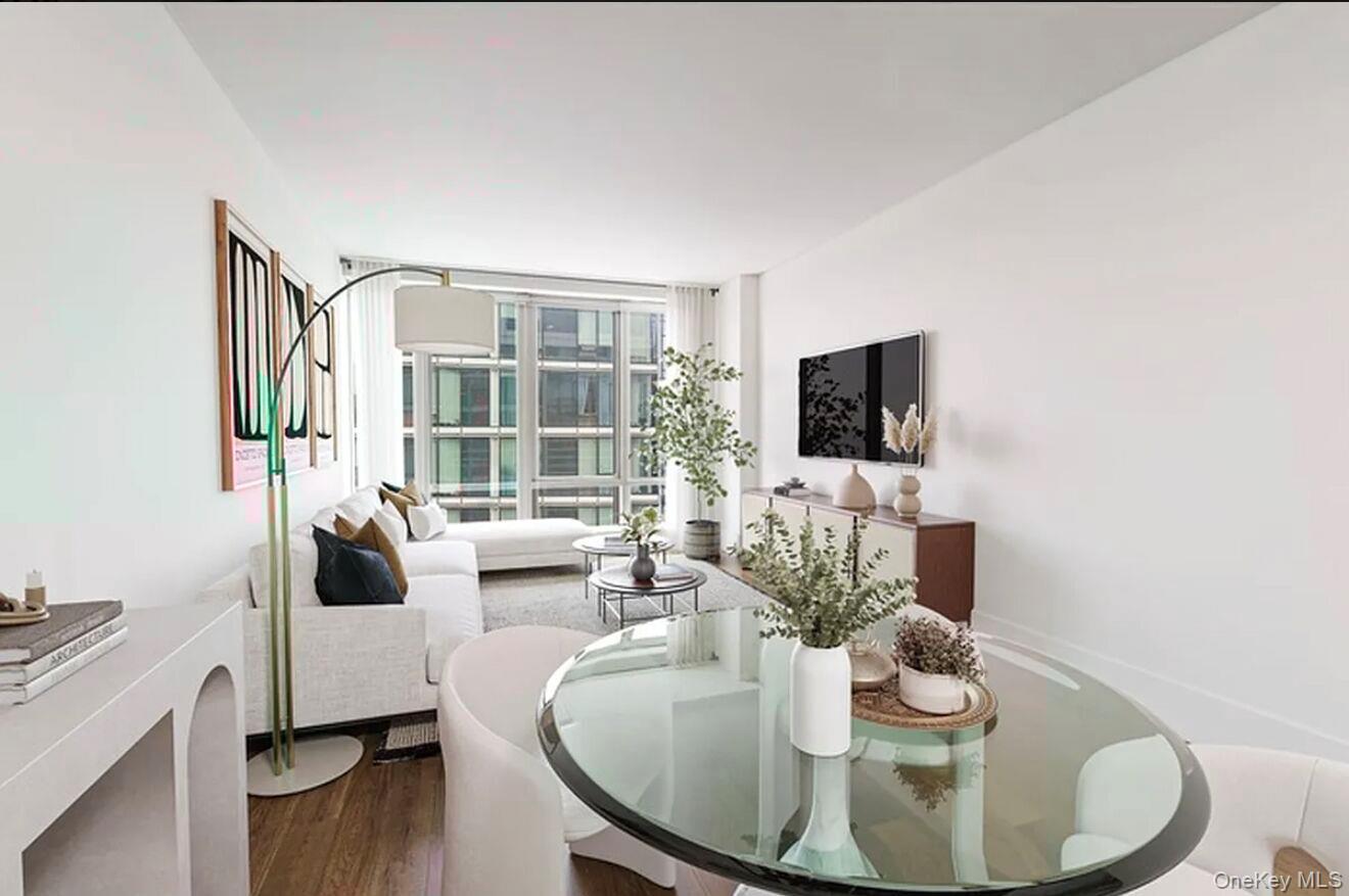 50 Riverside Boulevard 15M