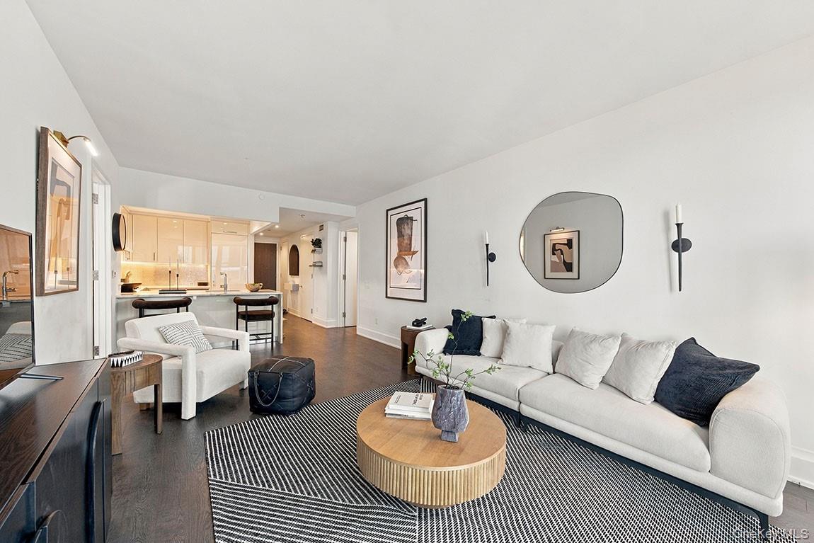 50 Riverside Boulevard 15M