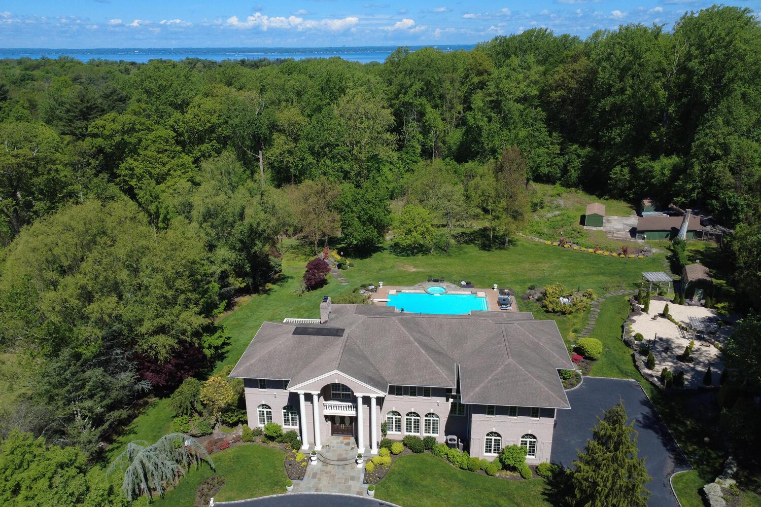 86 Old Tappen Road, Locust Valley, New York image 32