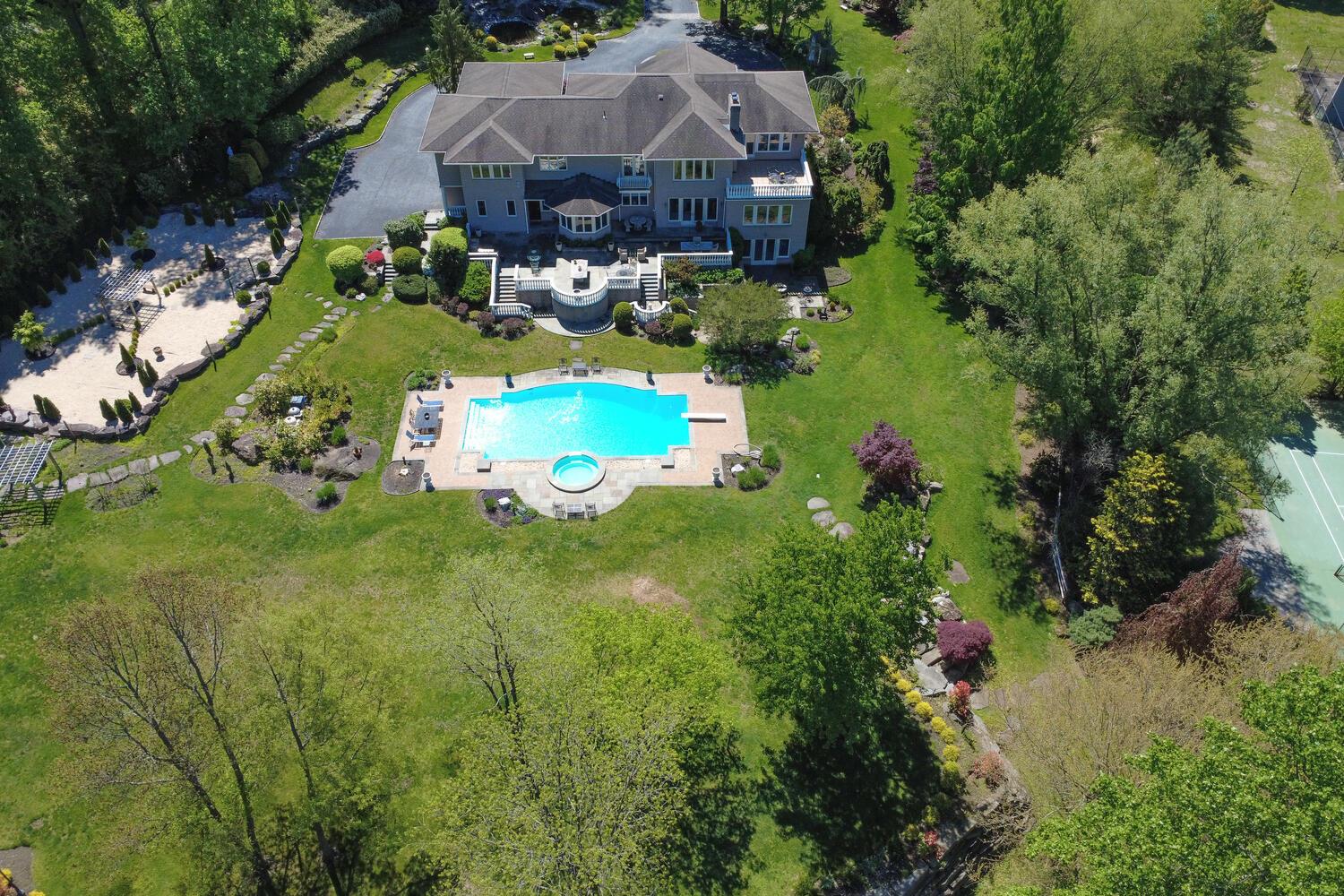 86 Old Tappen Road, Locust Valley, New York image 34