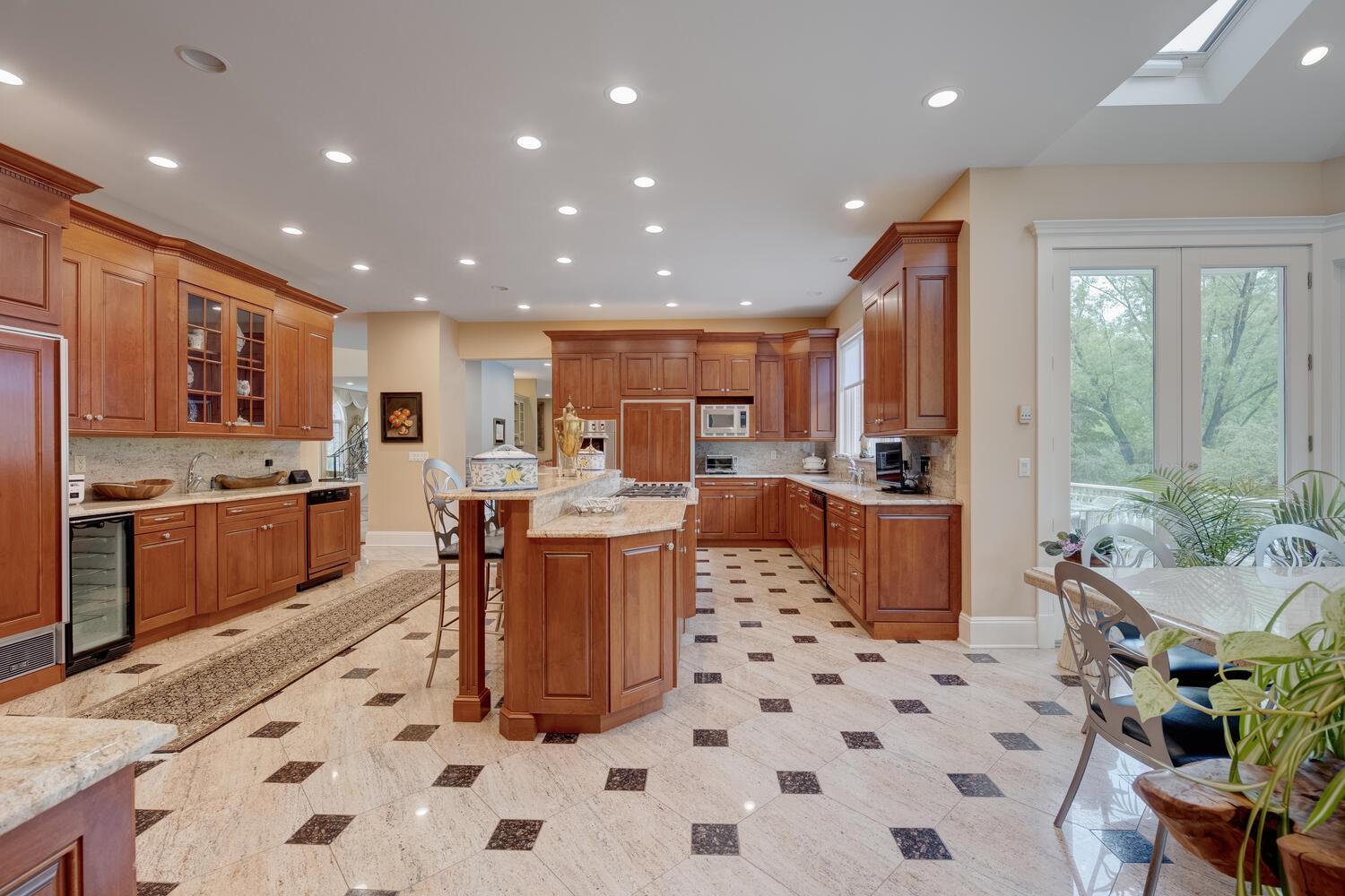 86 Old Tappen Road, Locust Valley, New York image 12