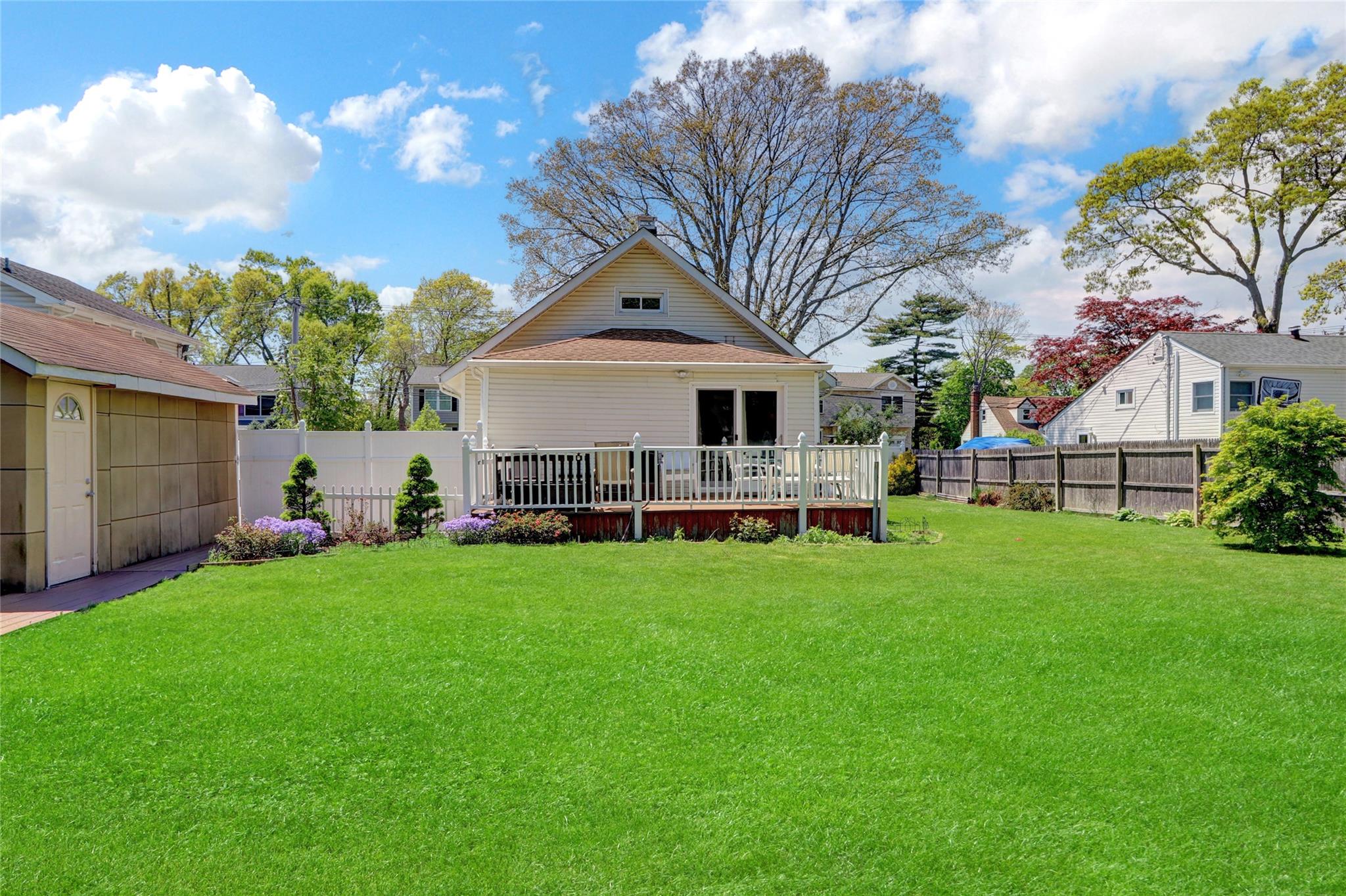 106 Grand Avenue, Lindenhurst, New York image 27