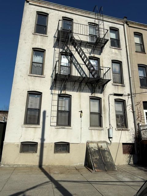 5924 Putnam Ave Ridgewood NY 11385