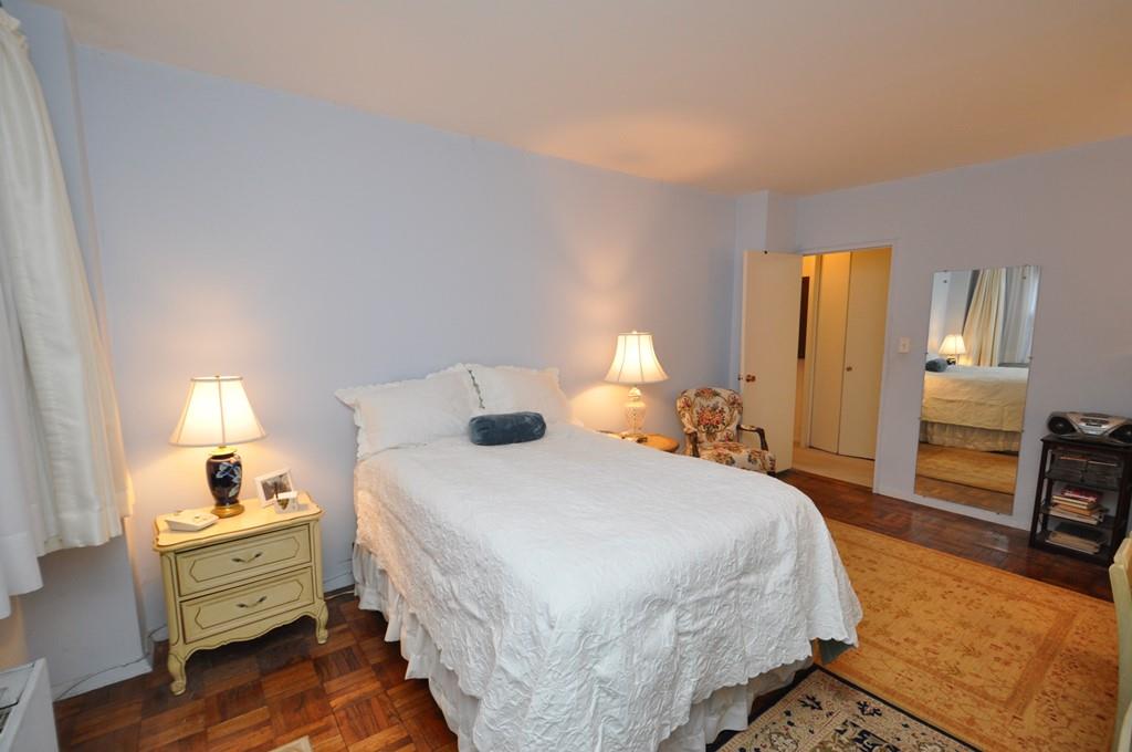 Scarsdale, New York 10583, United States, 2 Bedrooms Bedrooms, ,2 BathroomsBathrooms,Residential,Pending,21409