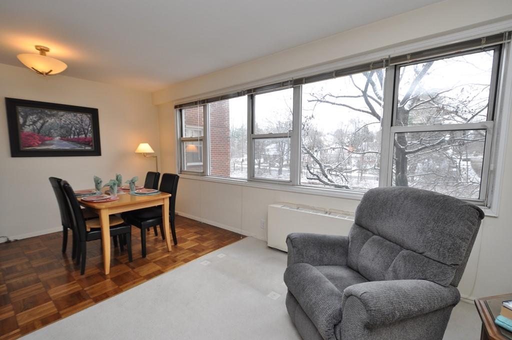 Scarsdale, New York 10583, United States, 2 Bedrooms Bedrooms, ,2 BathroomsBathrooms,Residential,Pending,21409