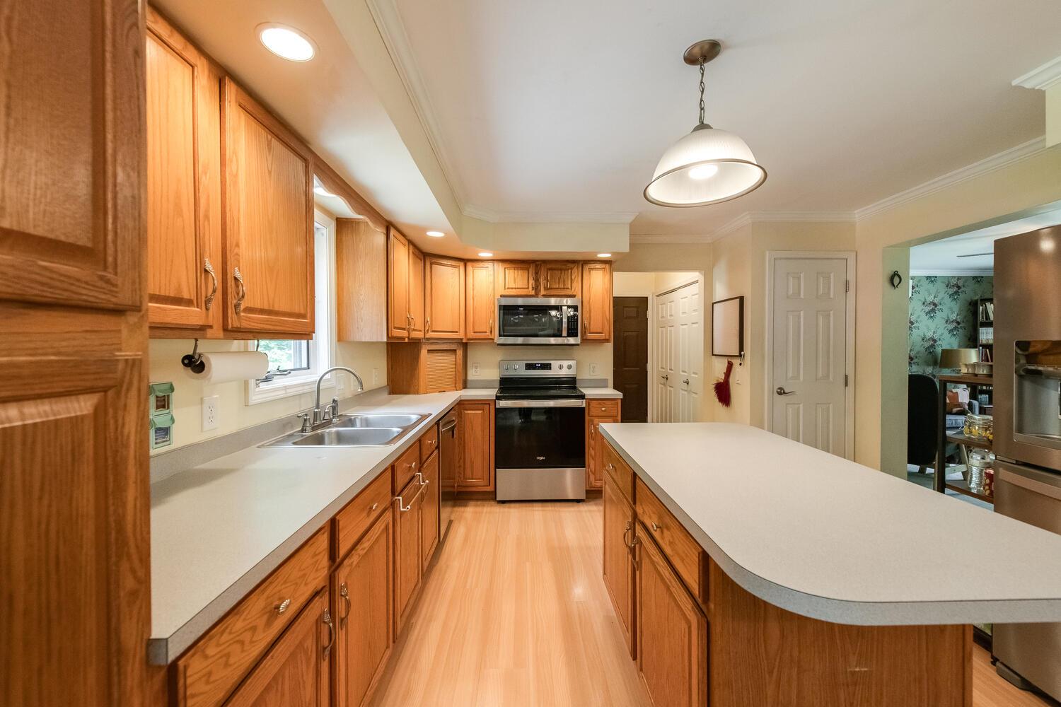 36 Valkill Drive, Poughkeepsie, New York image 16