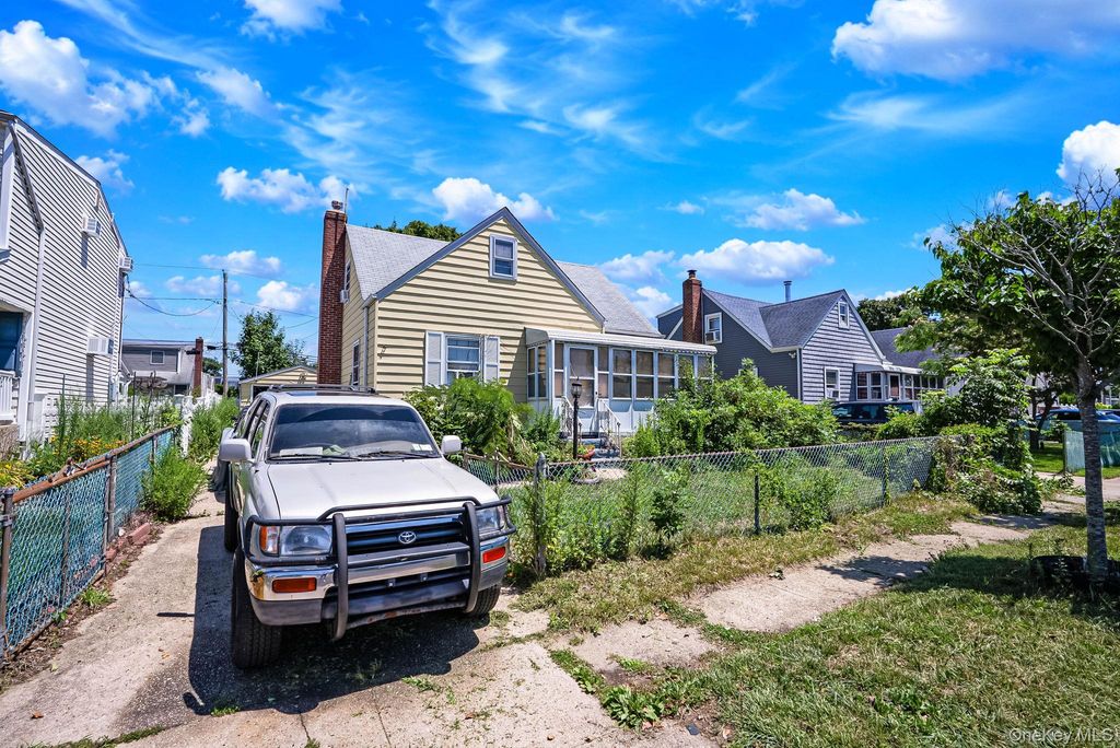 Photo of 218 Venetian Boulevard, Lindenhurst, NY 11757 (MLS # 1028781)