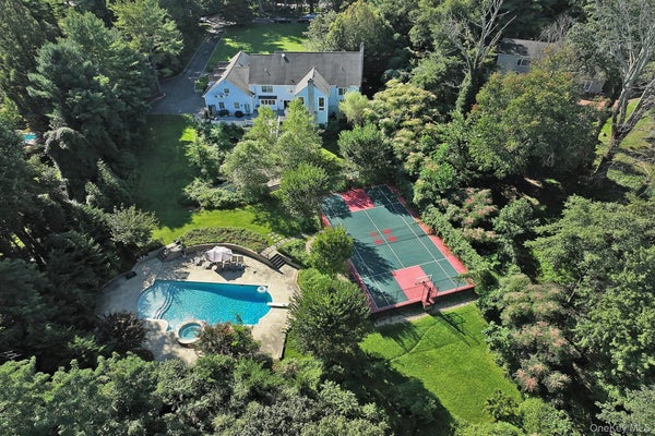 7 SAW MILL LN, COLD SPRING HARBOR, NY 11724 - Image 02fc576cba2bc8bc1f446c190330f58d/1817864516